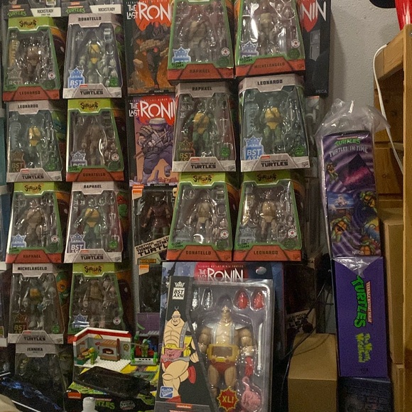 Teenage Mutant Ninja Turtles BST AXN AND BST AXN SHREDDER HELL GLOW IN THE DARK